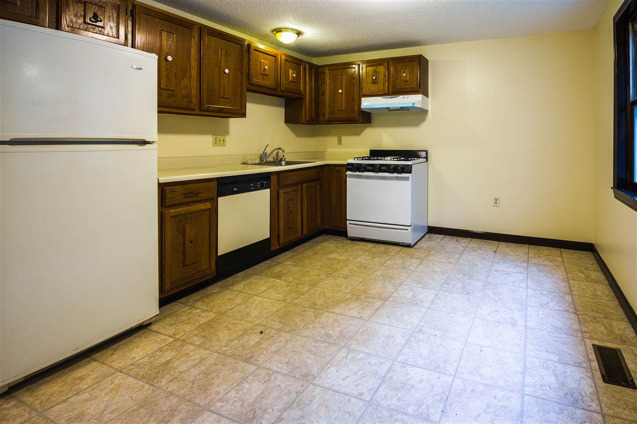 10 South Railroad Avenue, Unit R Derry, NH 03038 - Photo 5 of 16