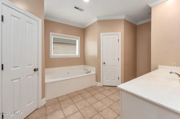 $585,000 | 54 Forest Downs Drive, Jackson, TN 38305