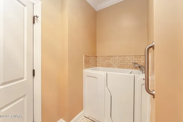$585,000 | 54 Forest Downs Drive, Jackson, TN 38305
