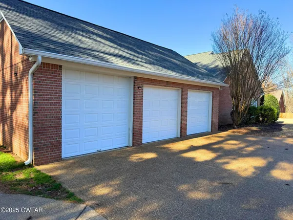 $585,000 | 54 Forest Downs Drive, Jackson, TN 38305