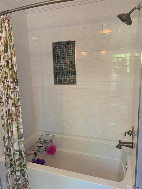 1901 Broadstone Road Grosse Pointe Woods, MI 48236 - Photo 16 of 22