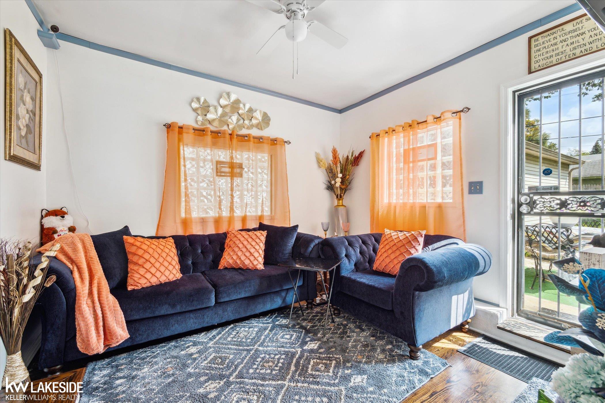 186 Ogemaw Road Pontiac, MI 48341 - Photo 4 of 16 50122150-3.JPG