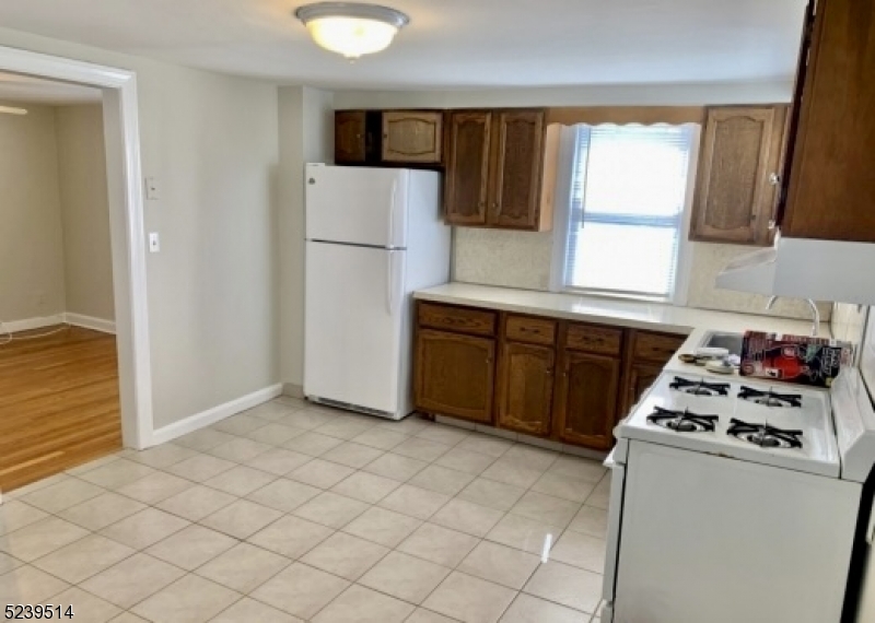 96 Burnet Road Florham Park, NJ 07940 - Photo 6 of 12 Gallery Image 6