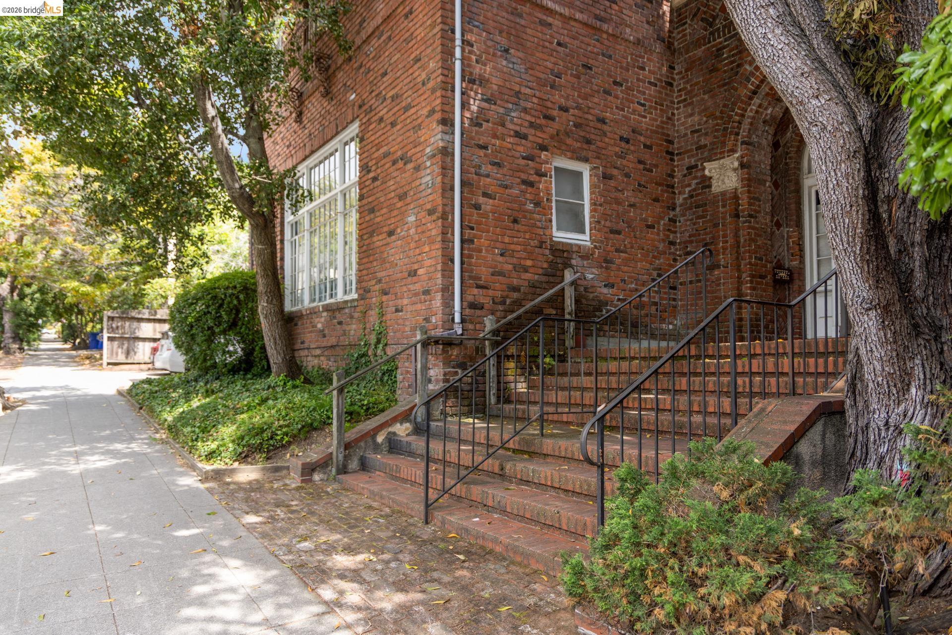 2510 Le Conte Avenue Berkeley, CA 94709 - Photo 6 of 39