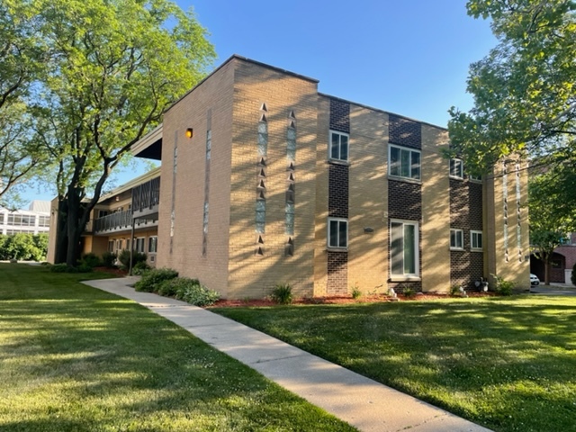 1019 Peterson Avenue, Unit B6 Park Ridge, IL 60068 - Photo 1 of 29