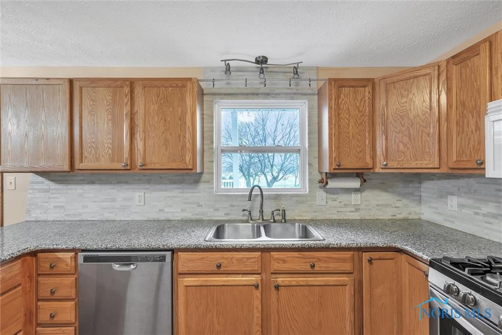 957 Sand Ridge Road Bowling Green, OH 43402 - Photo 8 of 38 Gallery Image 8