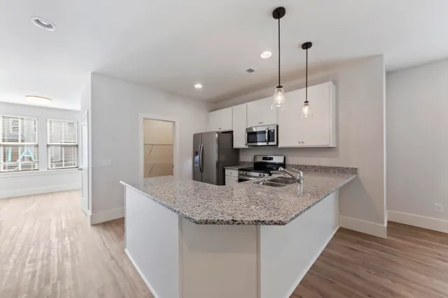 $2,150 | 501 North Walnut Street, Summerville, SC 29483