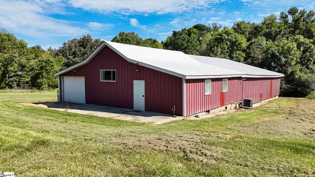 $1,250,000 | 44 Hobby Lane, Kinards, SC 29355