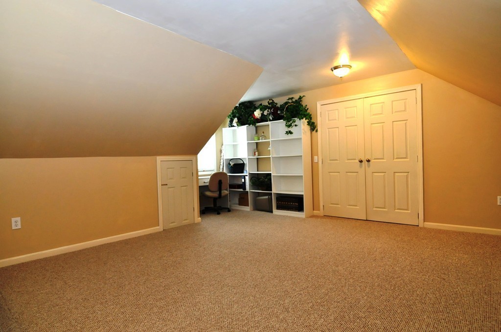 6 Dell Hollow Road Billerica, MA 01821 - Photo 17 of 25 an empty room with an empty space
