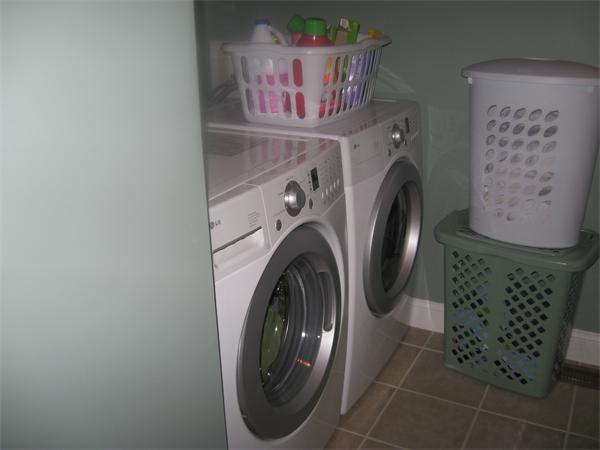 46 Daniels Road Charlton, MA 01507 - Photo 30 of 30 a utility room with dryer and washer