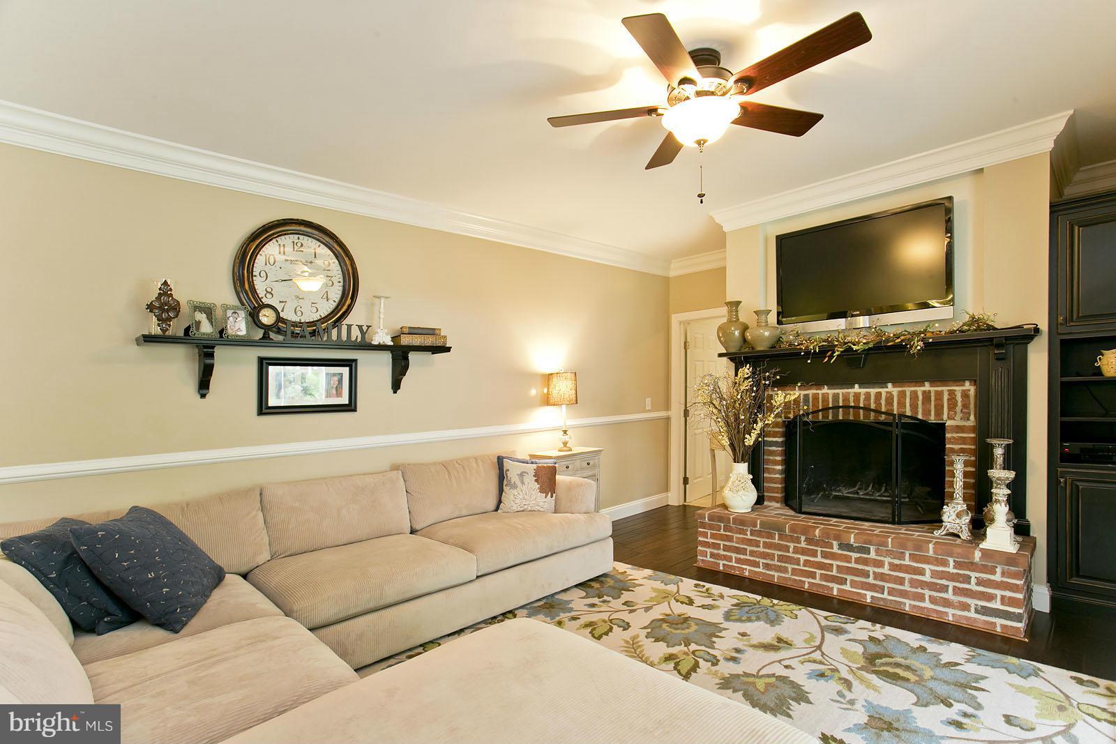 230 Miller Road Winchester, VA 22602 - Photo 13 of 30 Living Room