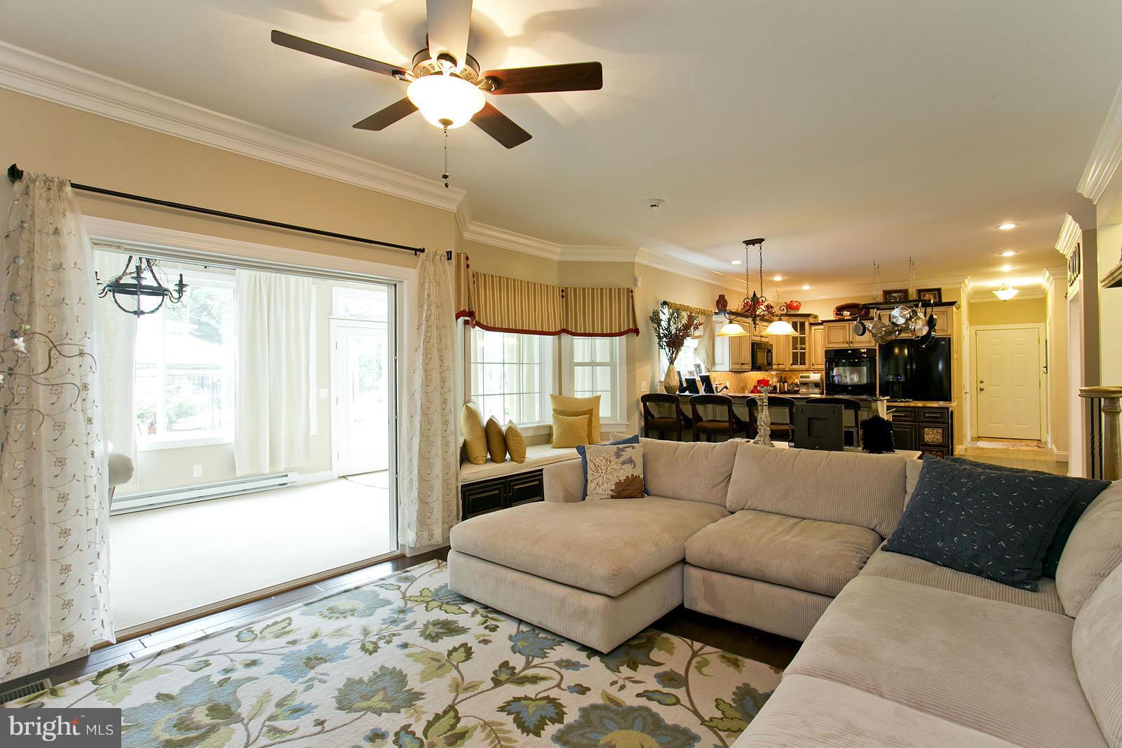230 Miller Road Winchester, VA 22602 - Photo 14 of 30 Living Room