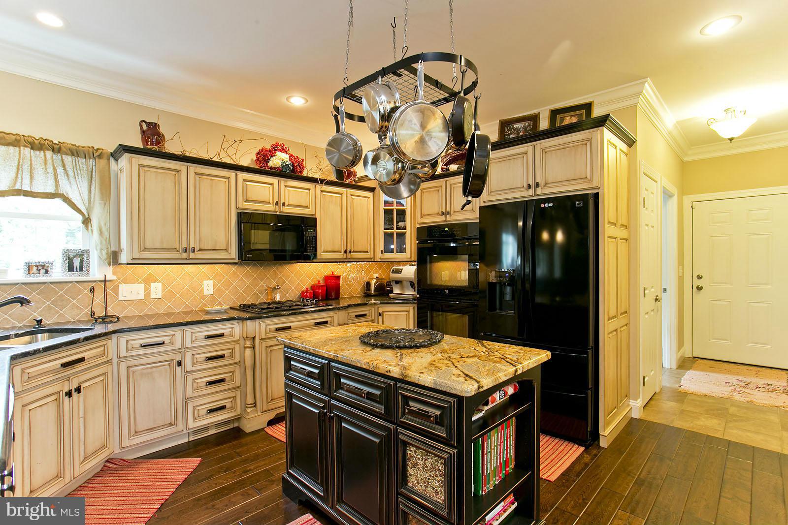 230 Miller Road Winchester, VA 22602 - Photo 9 of 30 Kitchen