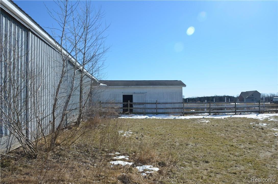2635 Farnsworth Road Lapeer, MI 48446 - Photo 8 of 50 2635 Farnsworth - 39.jpg