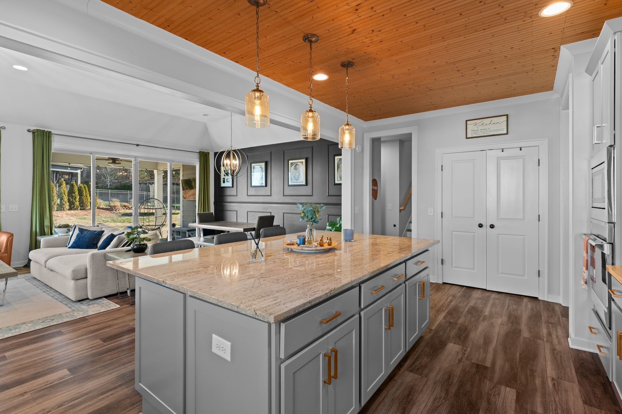 257 Croft Way Mount Juliet, TN 37122 - Photo 12 of 47 a kitchen with a stove a refrigerator a sink and wooden floor