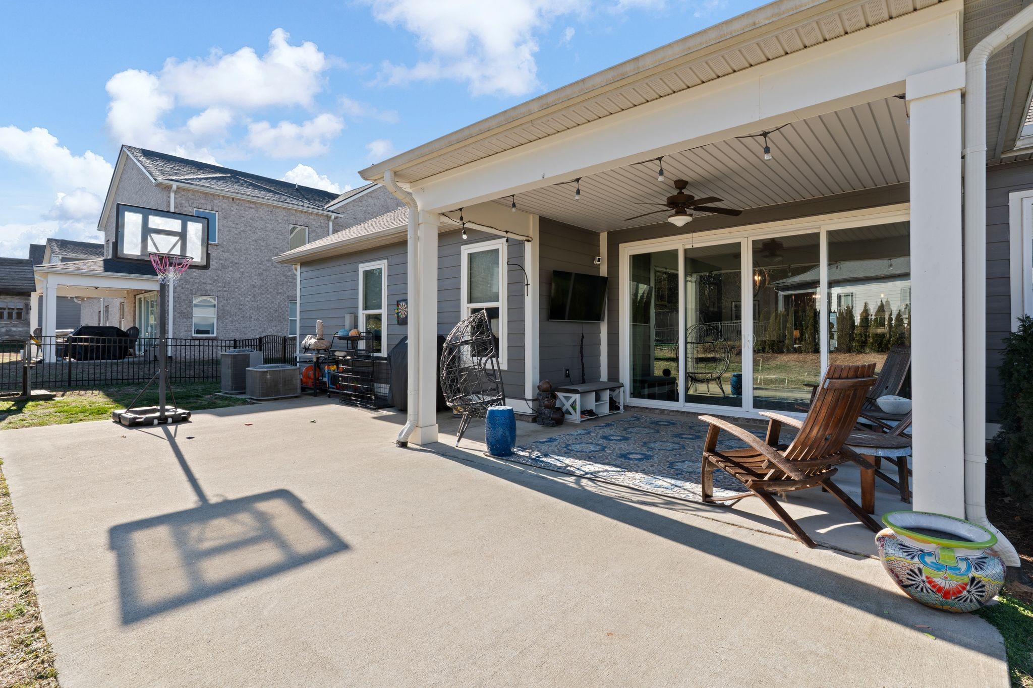 257 Croft Way Mount Juliet, TN 37122 - Photo 34 of 47 a building outdoor space with patio furniture and potted plants