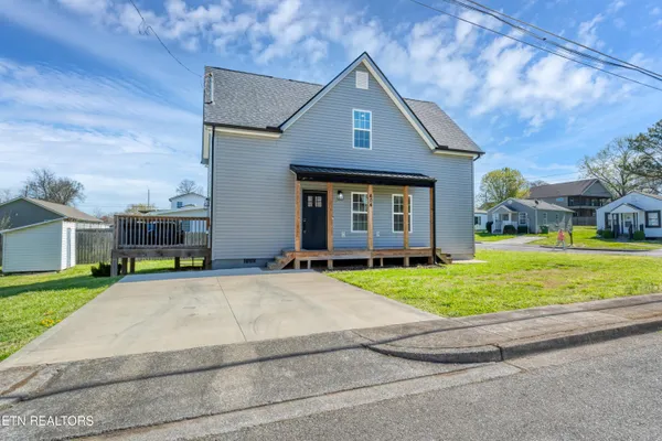 $359,900 | 604 Middle Street, Maryville, TN 37804