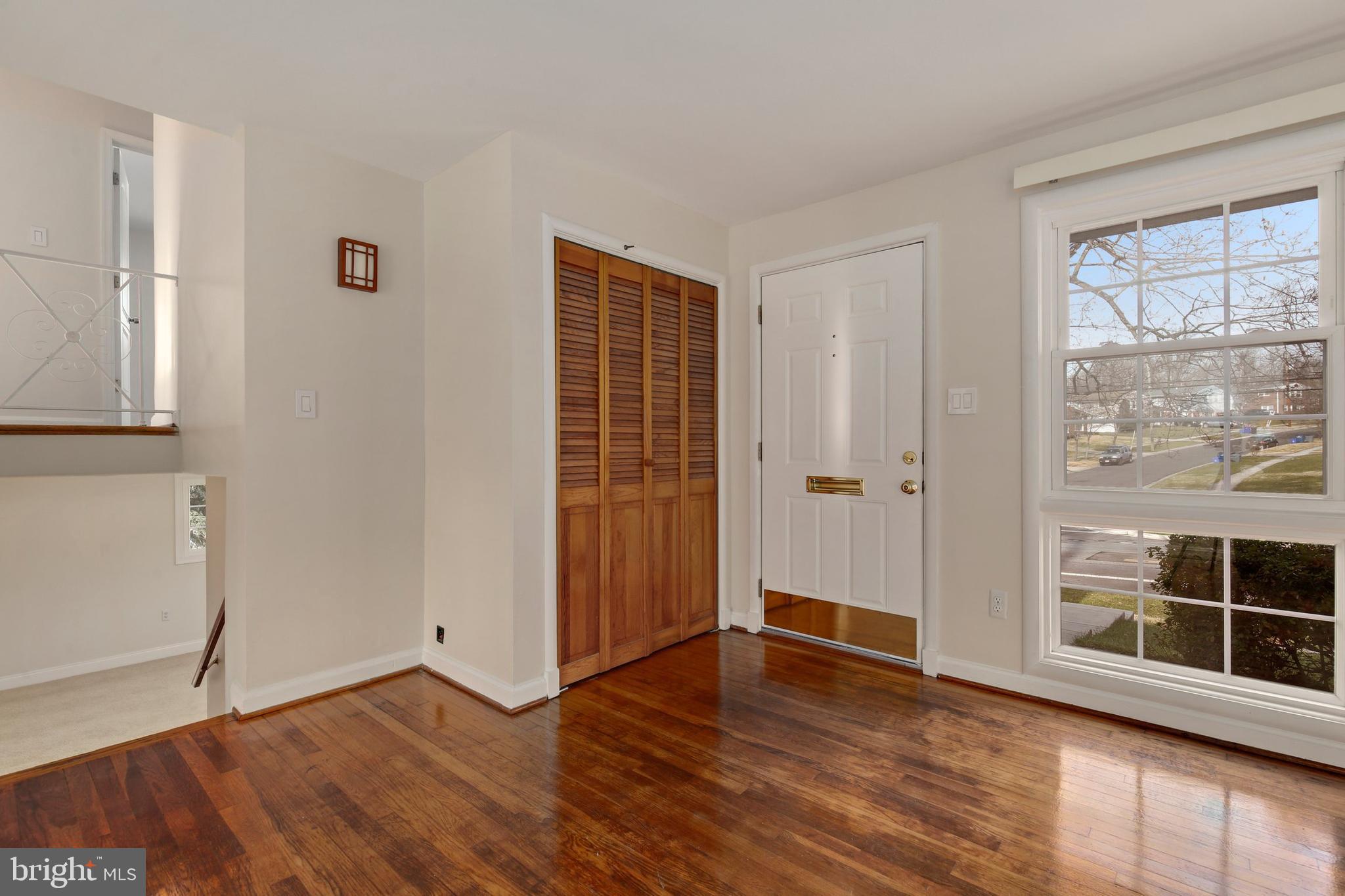 3514 May Street Wheaton, MD 20906 - Photo 4 of 36