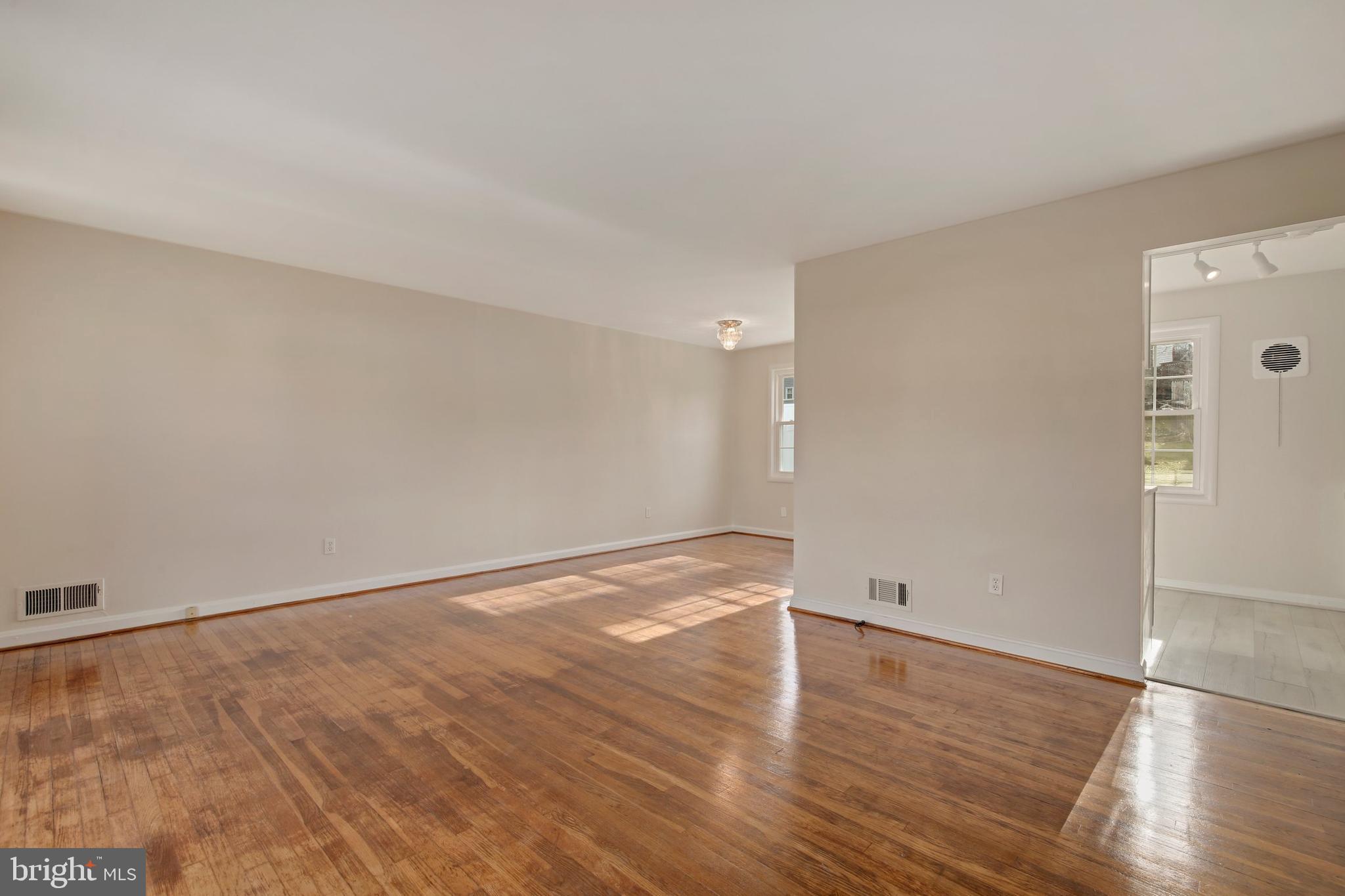 3514 May Street Wheaton, MD 20906 - Photo 7 of 36