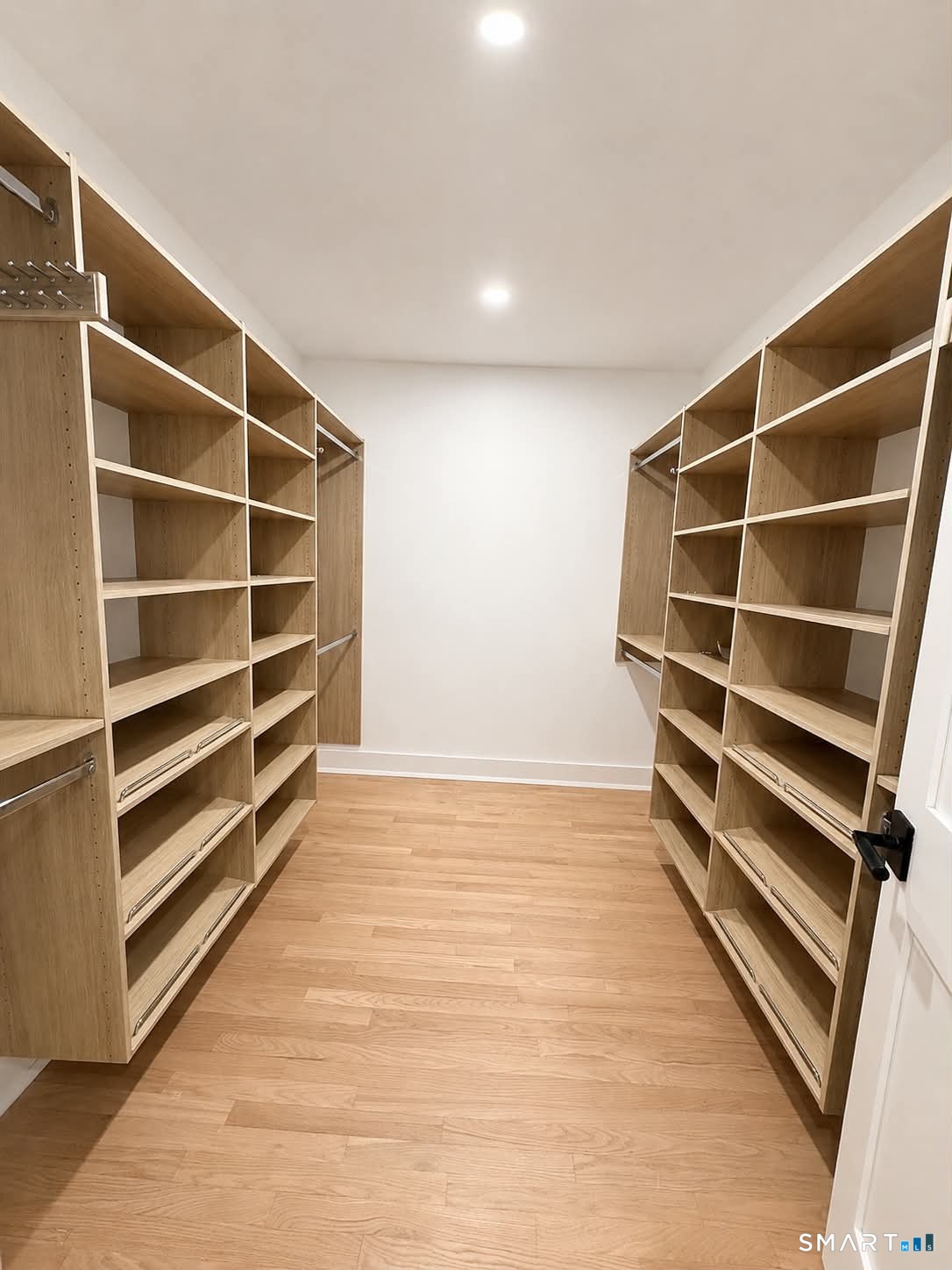 29 Flint Rock Road Stamford, CT 06903 - Photo 17 of 34 Primary Bedroom Walk-In Closet.