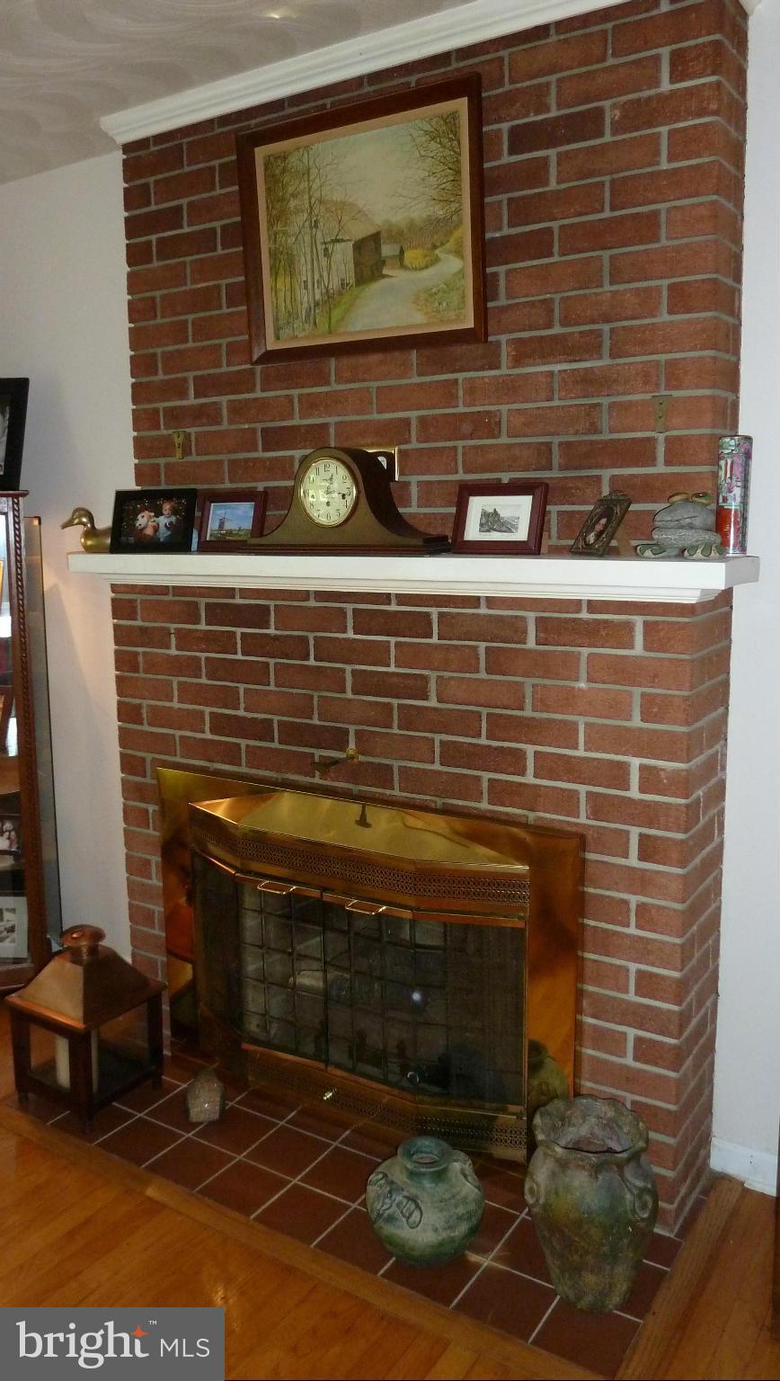 18510 Lappans Road Boonsboro, MD 21713 - Photo 11 of 24 Living Room