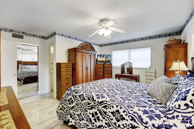 $149,900 | 2615 Northeast 1st Court, Unit 204, Boynton Beach, FL 33435