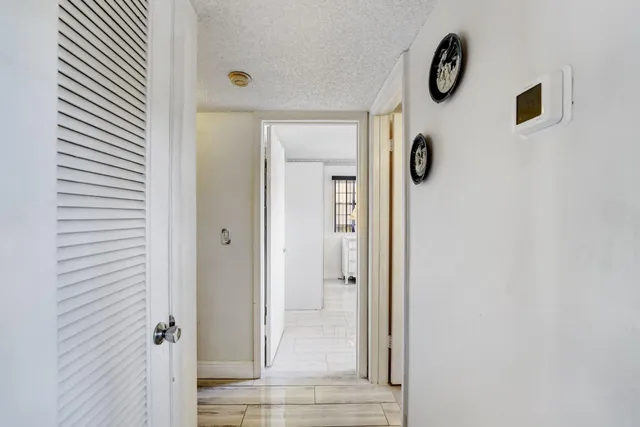 $149,900 | 2615 Northeast 1st Court, Unit 204, Boynton Beach, FL 33435