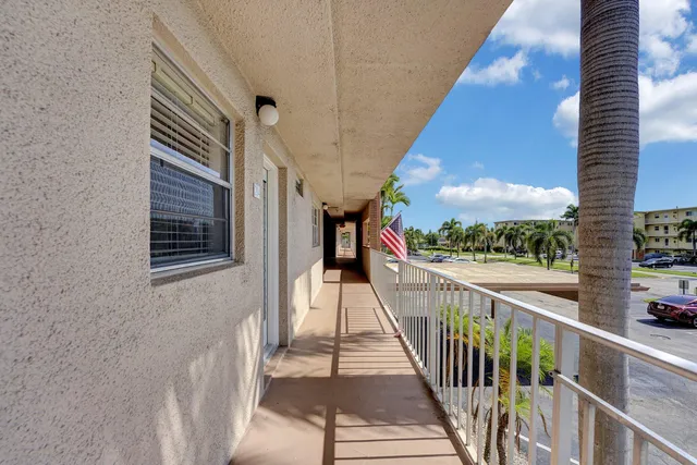 $149,900 | 2615 Northeast 1st Court, Unit 204, Boynton Beach, FL 33435