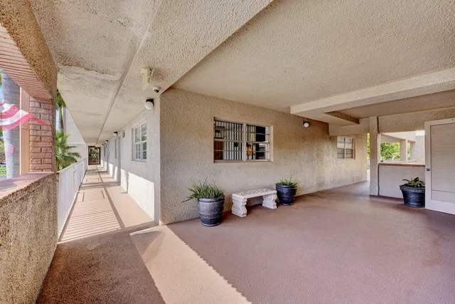 $149,900 | 2615 Northeast 1st Court, Unit 204, Boynton Beach, FL 33435