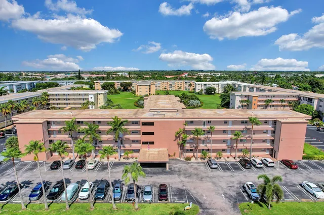 $149,900 | 2615 Northeast 1st Court, Unit 204, Boynton Beach, FL 33435