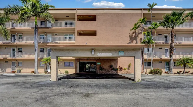 $149,900 | 2615 Northeast 1st Court, Unit 204, Boynton Beach, FL 33435