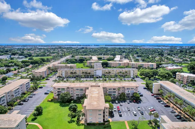$149,900 | 2615 Northeast 1st Court, Unit 204, Boynton Beach, FL 33435