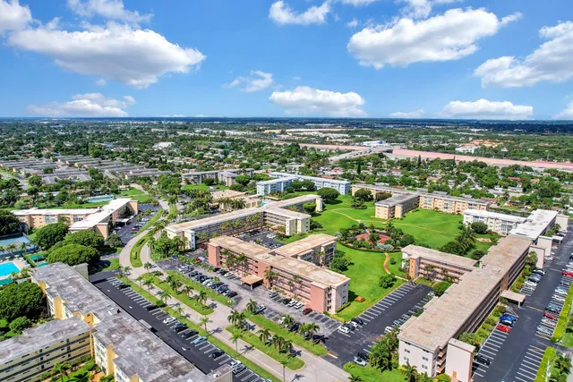 $149,900 | 2615 Northeast 1st Court, Unit 204, Boynton Beach, FL 33435