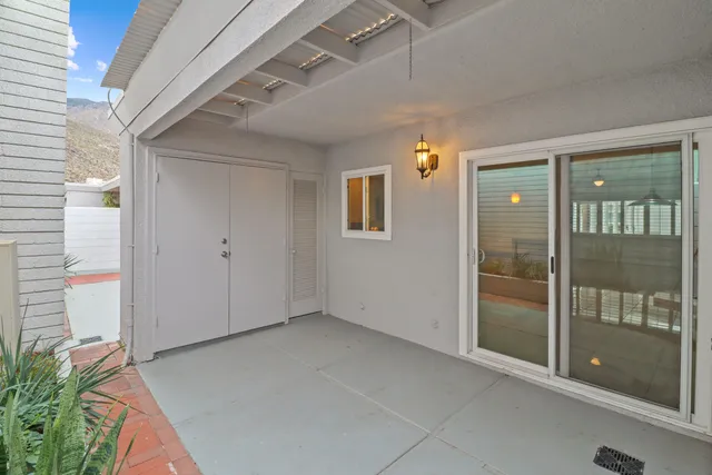 $677,700 | 2518 South Sierra Madre, Palm Springs, CA 92264