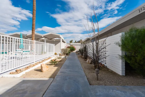 $599,000 | 2518 South Sierra Madre, Palm Springs, CA 92264
