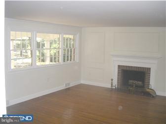 533 Vista Road Ambler, PA 19002 - Photo 3 of 12 Living Room