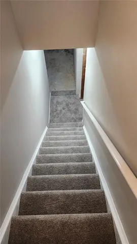 a view of empty room with window