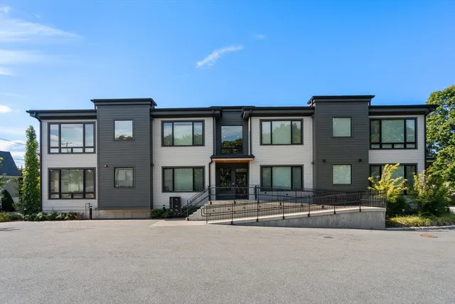 $1,299,000 | 400 Hunnewell Street, Unit 103, Needham, MA 02494