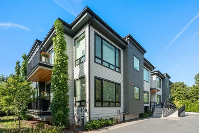 $1,299,000 | 400 Hunnewell Street, Unit 103, Needham, MA 02494