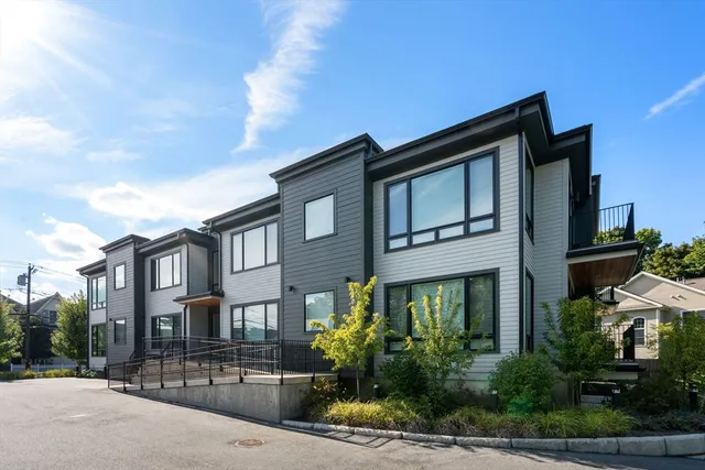 $1,299,000 | 400 Hunnewell Street, Unit 103, Needham, MA 02494