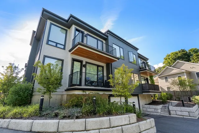 $1,299,000 | 400 Hunnewell Street, Unit 103, Needham, MA 02494