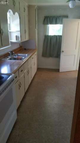 12138 North Linden Road Clio, MI 48420 - Photo 4 of 13 21169460-3.JPG