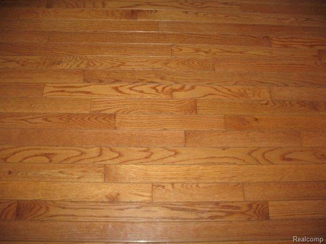 65 Ridge Field Court Oxford, MI 48371 - Photo 20 of 24 Hardwood Floors.JPG
