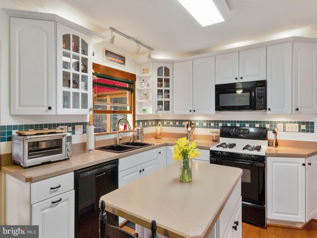 1706 Truro Road Crofton, MD 21114 - Photo 20 of 46 kitchen