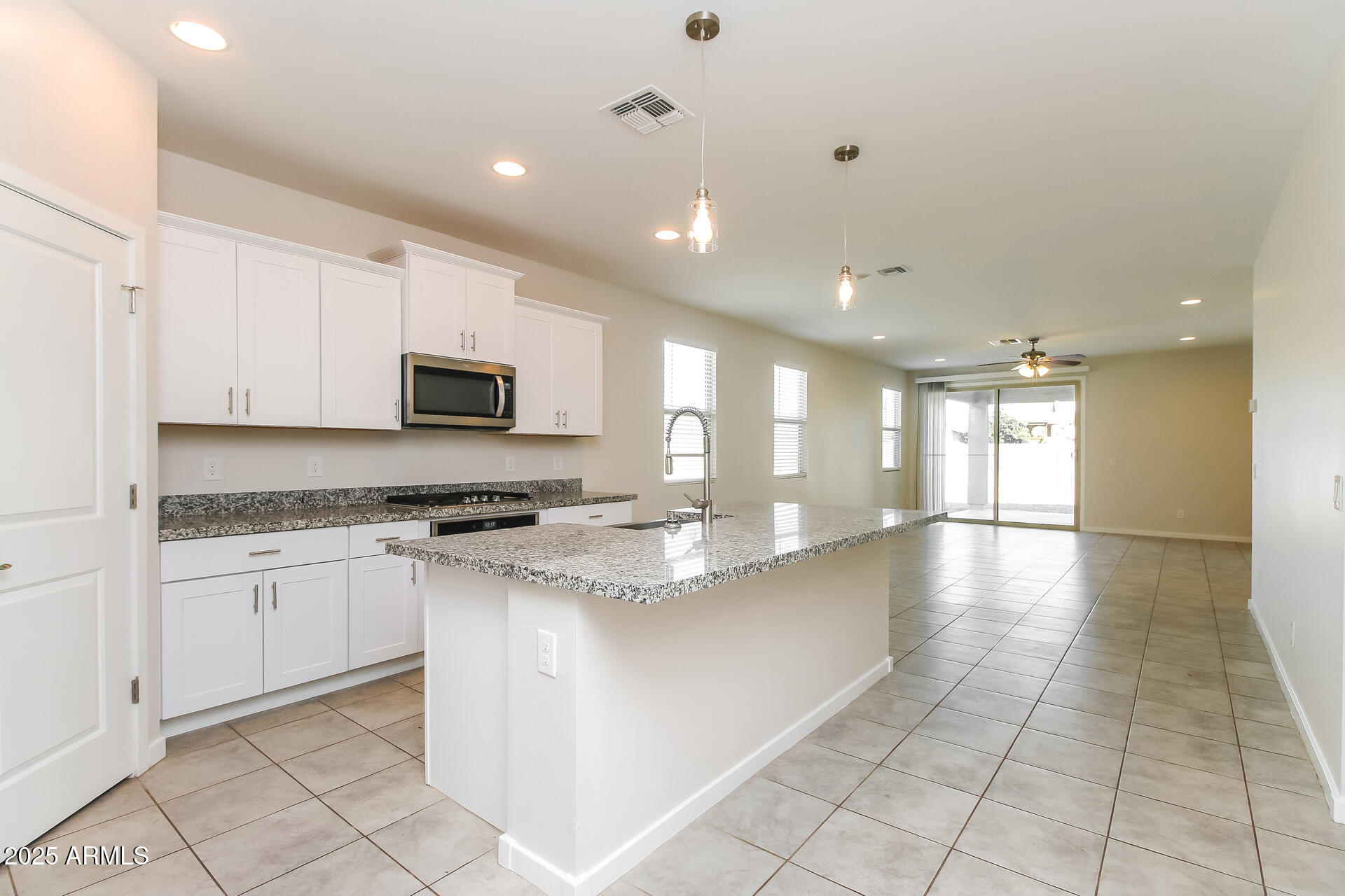 4556 East Hackney Road San Tan Valley, AZ 85140 - Photo 9 of 27 009-photo-kitchen-14849469