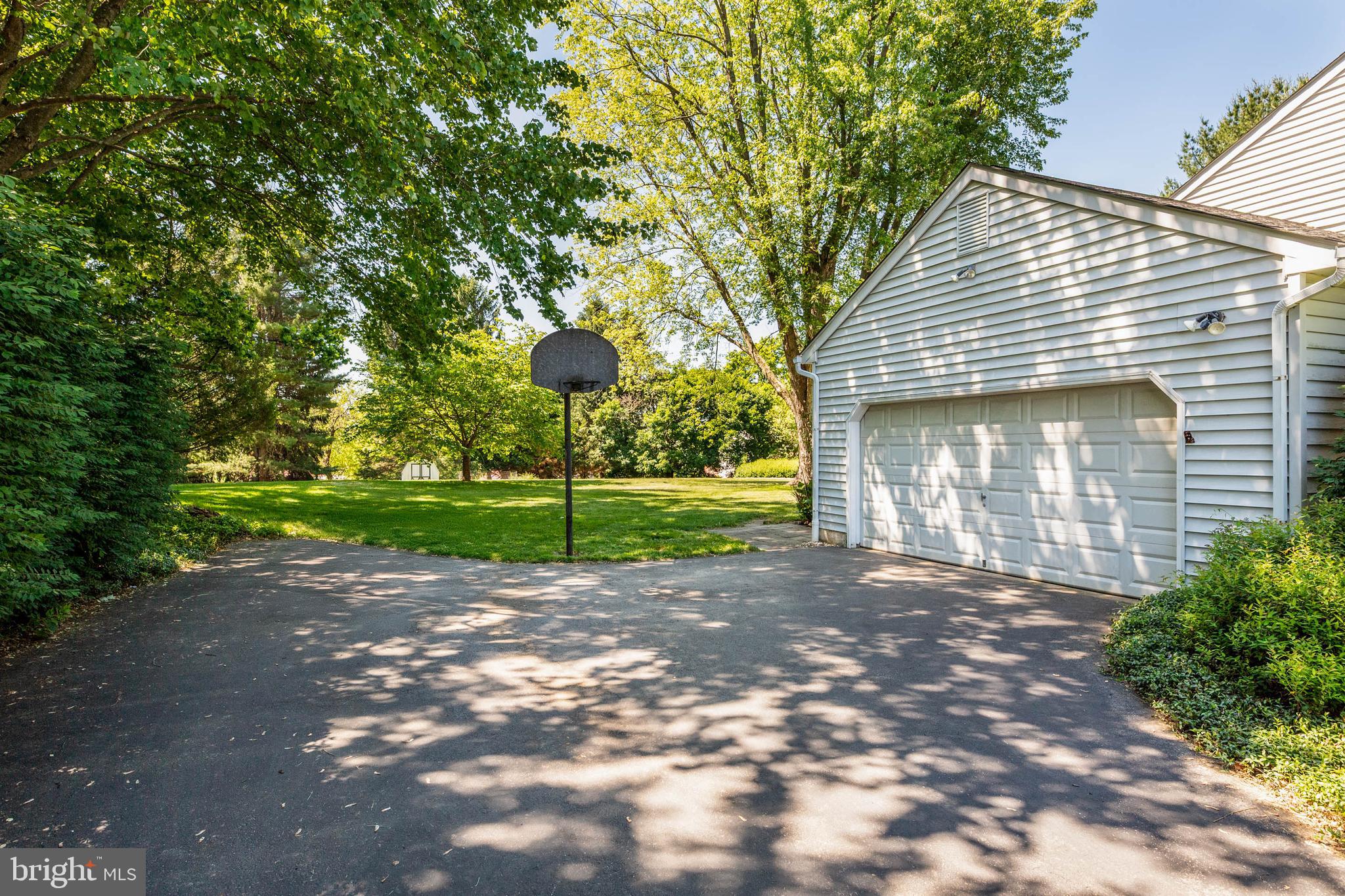 18 Krauser Road Downingtown, PA 19335 - Photo 3 of 38
