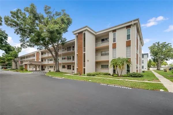 $120,000 | 5880 38th Avenue North, Unit 109, St. Petersburg, FL 33710
