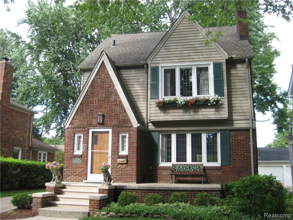 1372 Harvard Road Grosse Pointe, MI 48230 - Photo 1 of 14 IMG_9995.JPG
