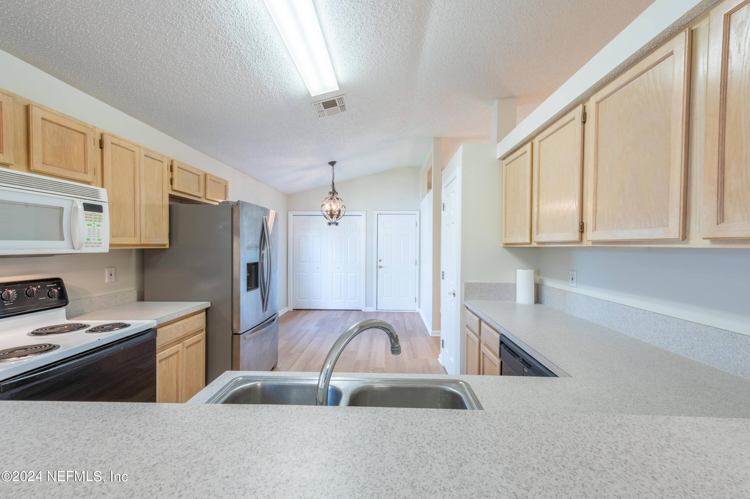 12760 Copper Springs Road Jacksonville, FL 32246 - Photo 5 of 47 2024_07_04 12760 Copper Springs Rd-100-k