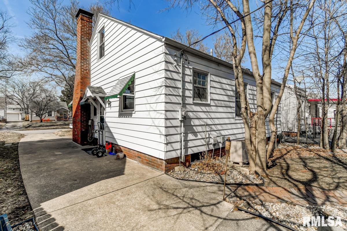 2408 South 8th Street Springfield, IL 62703 - Photo 18 of 20